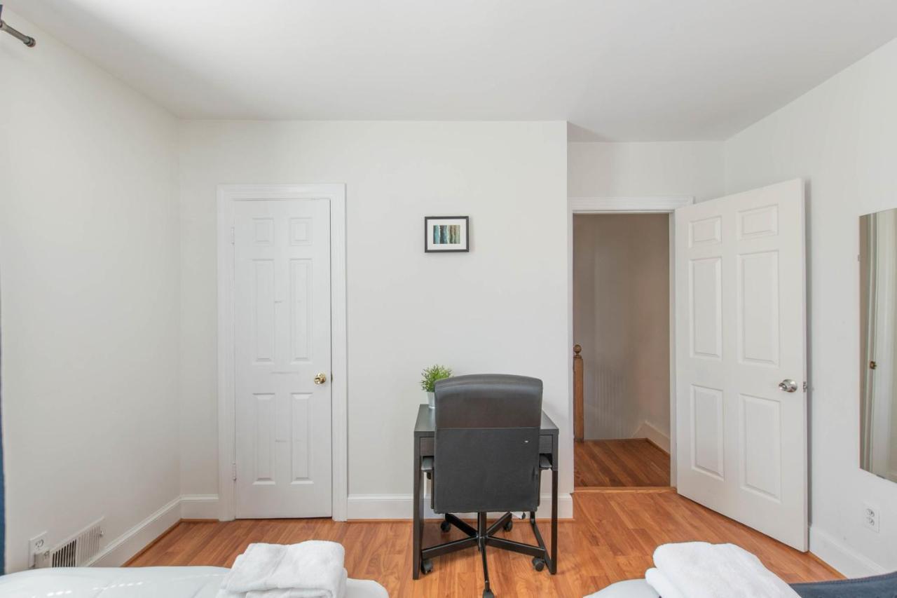 3Br Colonial House With Parking By Cozysuites Alexandria Buitenkant foto